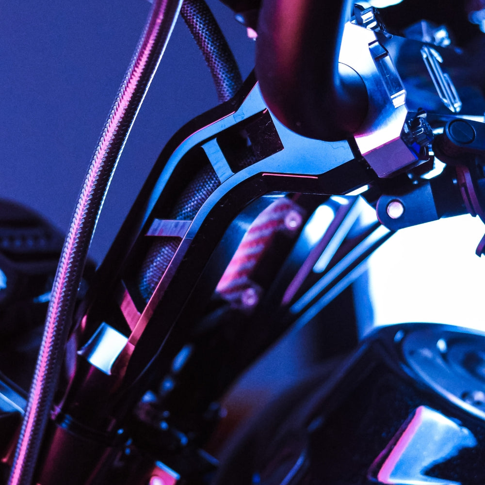 OG 6.5'' Performance Pull Back Risers, Black and Aluminum, installed on a 2005 Dyna