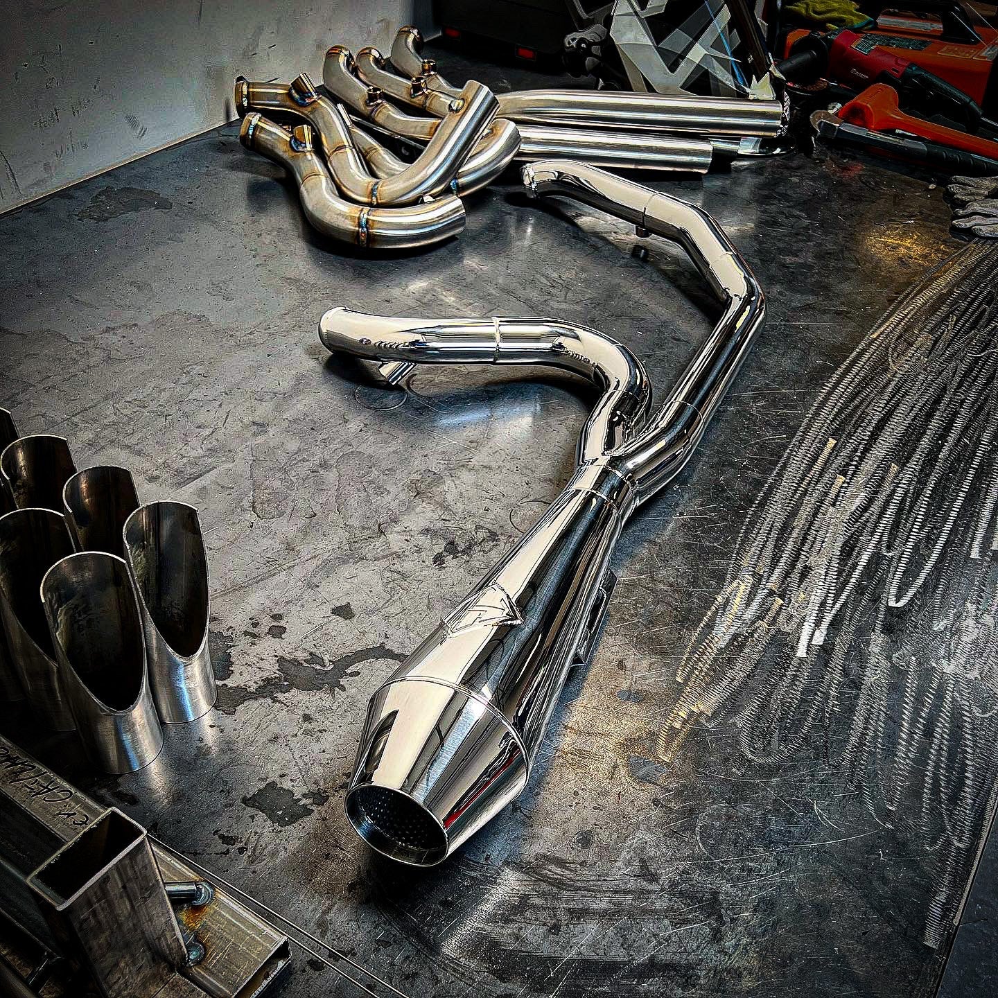 SP Concepts-SPC- 2017-2026 M8 BAGGER Exhaust- MID LENGTH “ELSINORE”